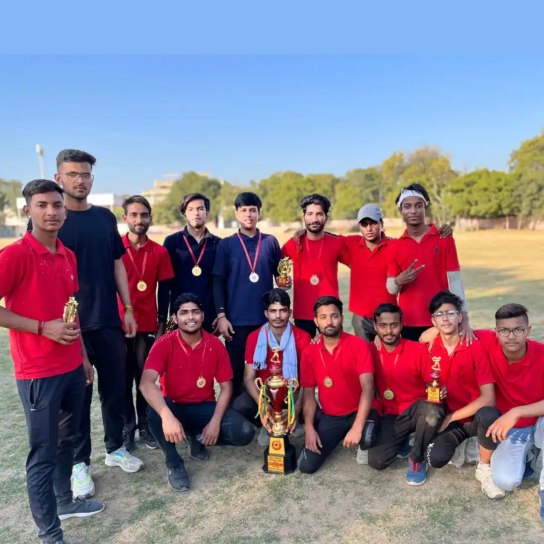 Red shoes sale promotion instagram post 5